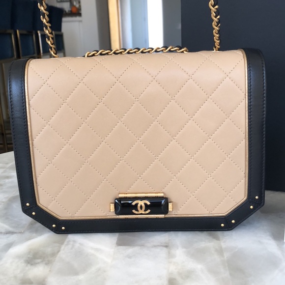 Chanel beige quilted flap bag - Picture 3 of 17